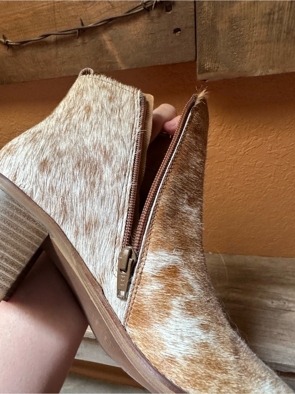 Anthroplogie Myra fur boots 9 NWOT - Picture 11 of 13
